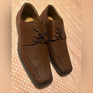 Men’s dress shoes